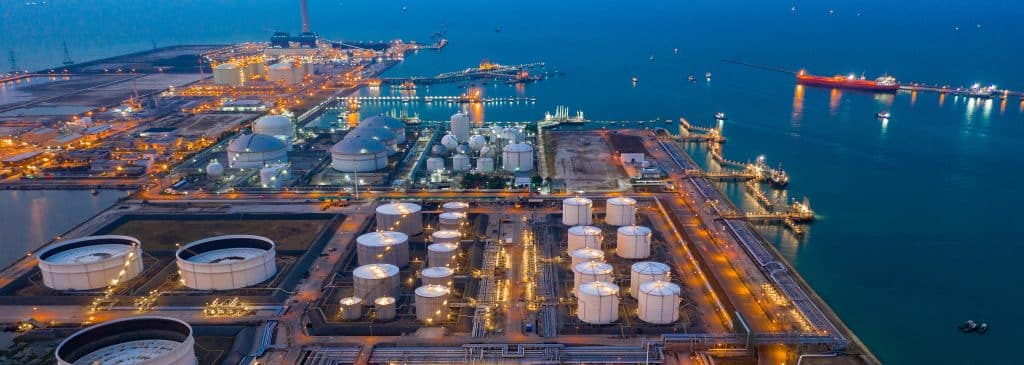 Port with tanks terminals